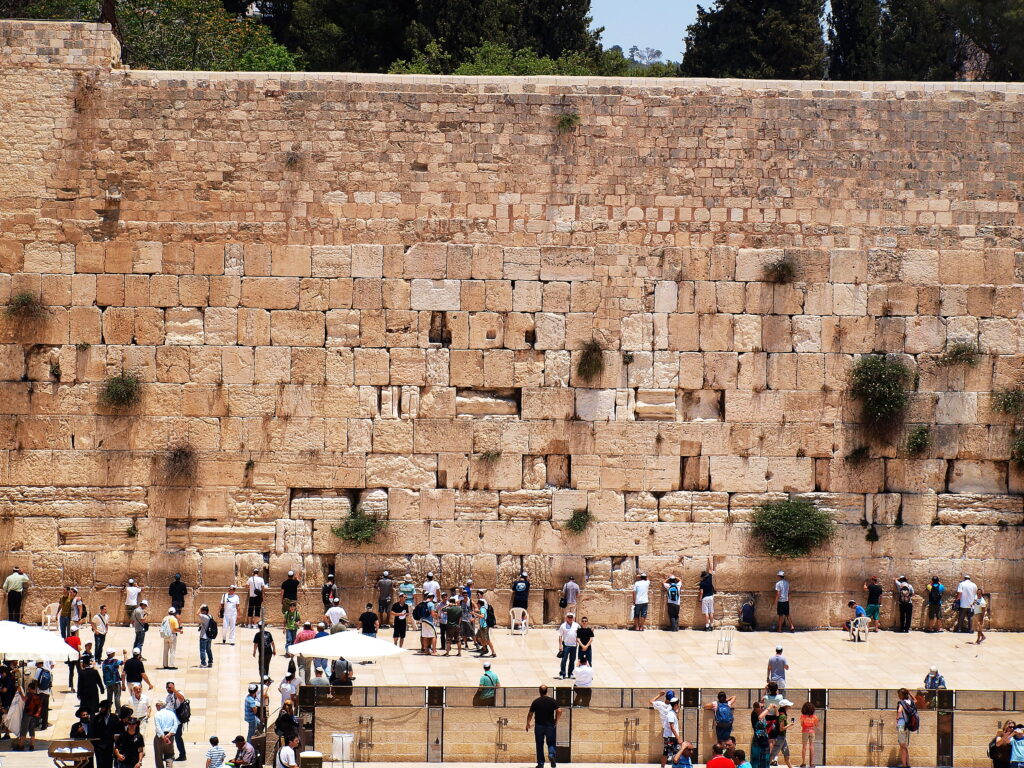Facing the Wall of Lamentation 嘆きの壁を前にして - Jerusalem, Israel エルサレム, イスラエル